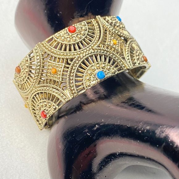 Rangoli Inspired Stretch Bracelet Gold Tone Open Work Central Tiny Beads - Picture 2 of 7